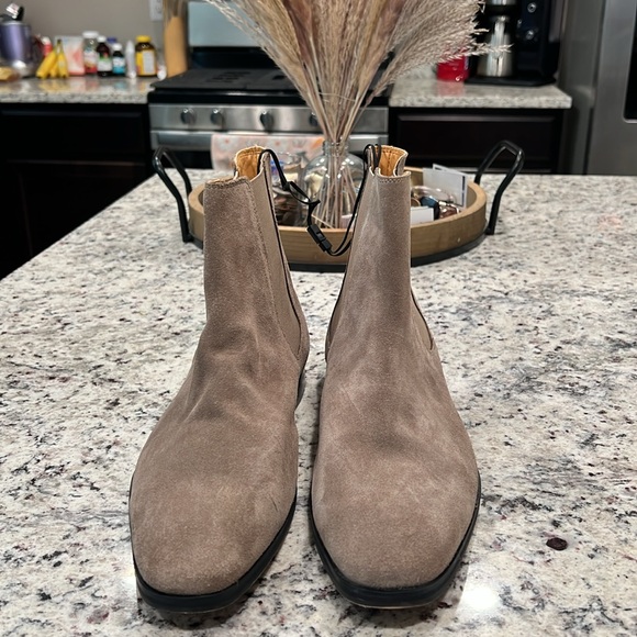 NWT Men’s Winter Boots Suede Chelsea Boots Size 12 - Picture 5 of 5